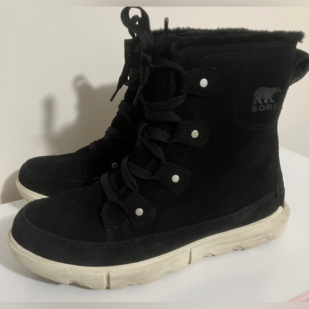 Sorel women’s boots size 9